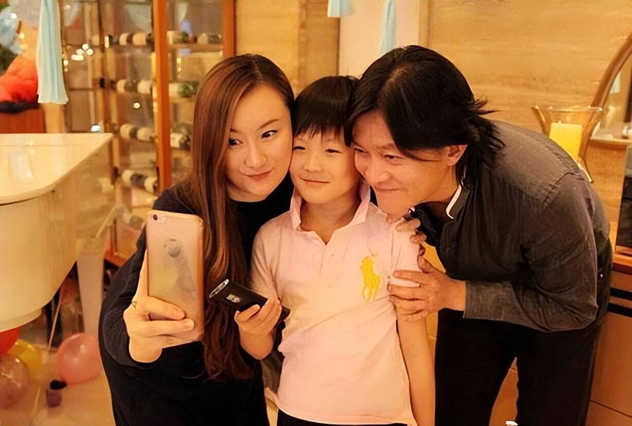 杨志刚毁容前后照片 杨志刚真恶心