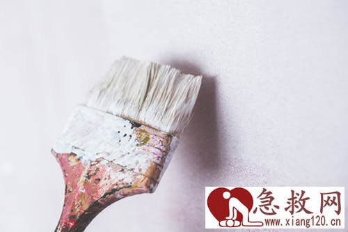 游泳时抽筋的应对方法